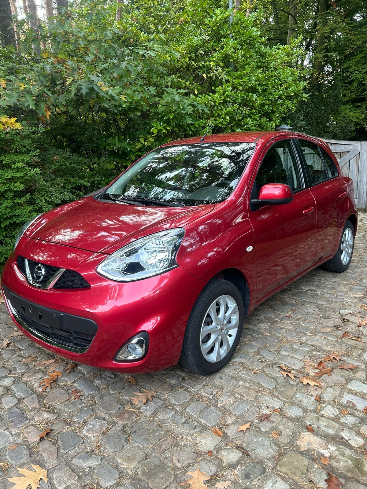 Nissan Micra à essence automatique avec 19 900 km, Autos, Rouge, Entretenue par le concessionnaire, Noir, 5 portes