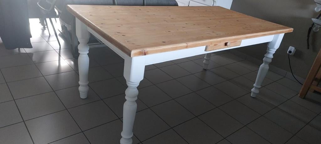 Landelijke eettafel met besteklade, Ophalen