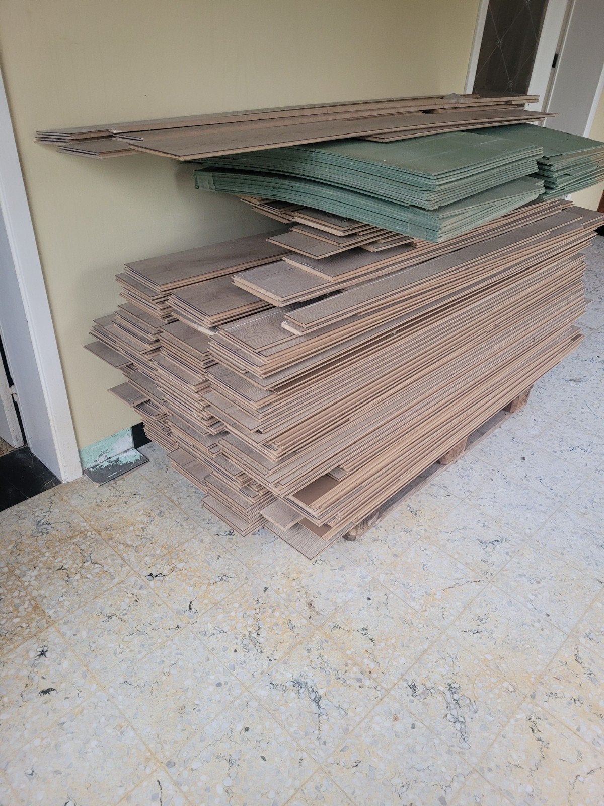 100 m2 de parquet type quickstep, Parquet, Comme neuf, Synthétique, Enlèvement