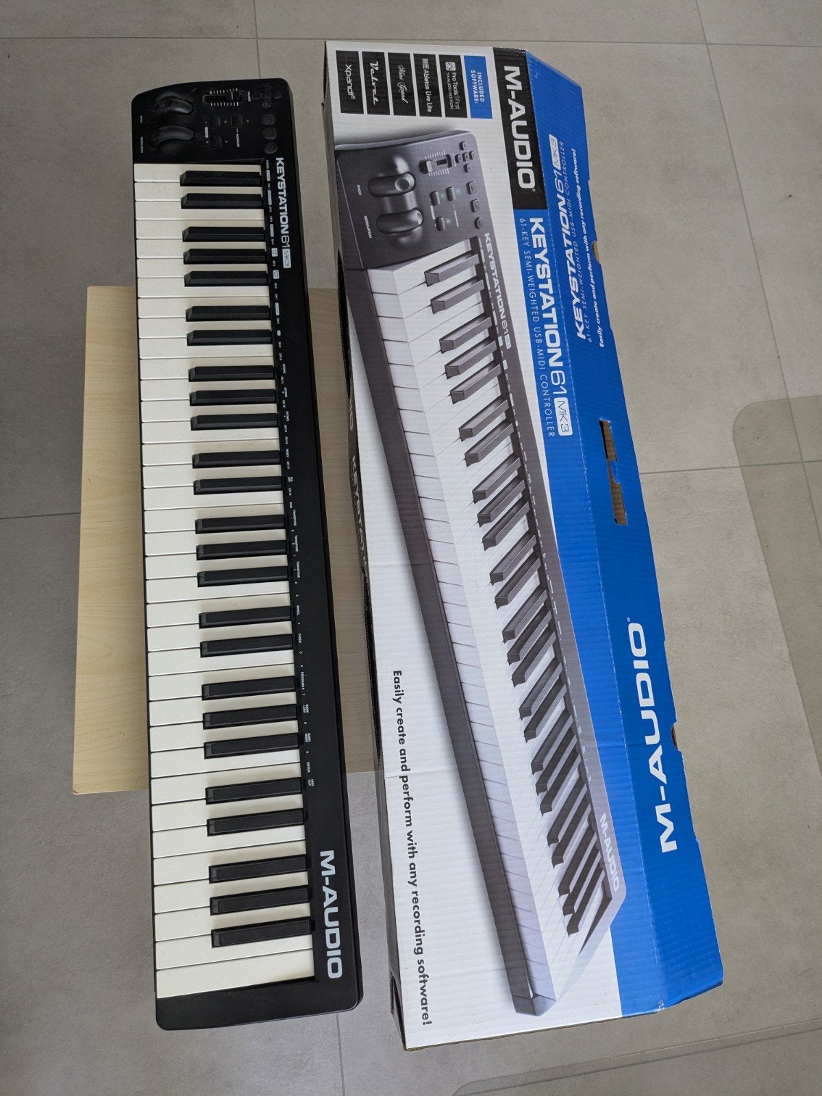 Clavier MIDI M audio, Musique & Instruments, Claviers, Enlèvement, Utilisé, Sensitif, 61 touches