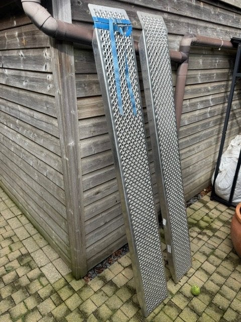 Oprijplaat 2 stuks zeer goede staat, Ophalen, Zo goed als nieuw