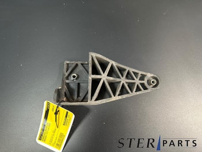 Support pare-chocs avant droit d'un Mercedes Vito, 3 mois de garantie, Utilisé, -, -