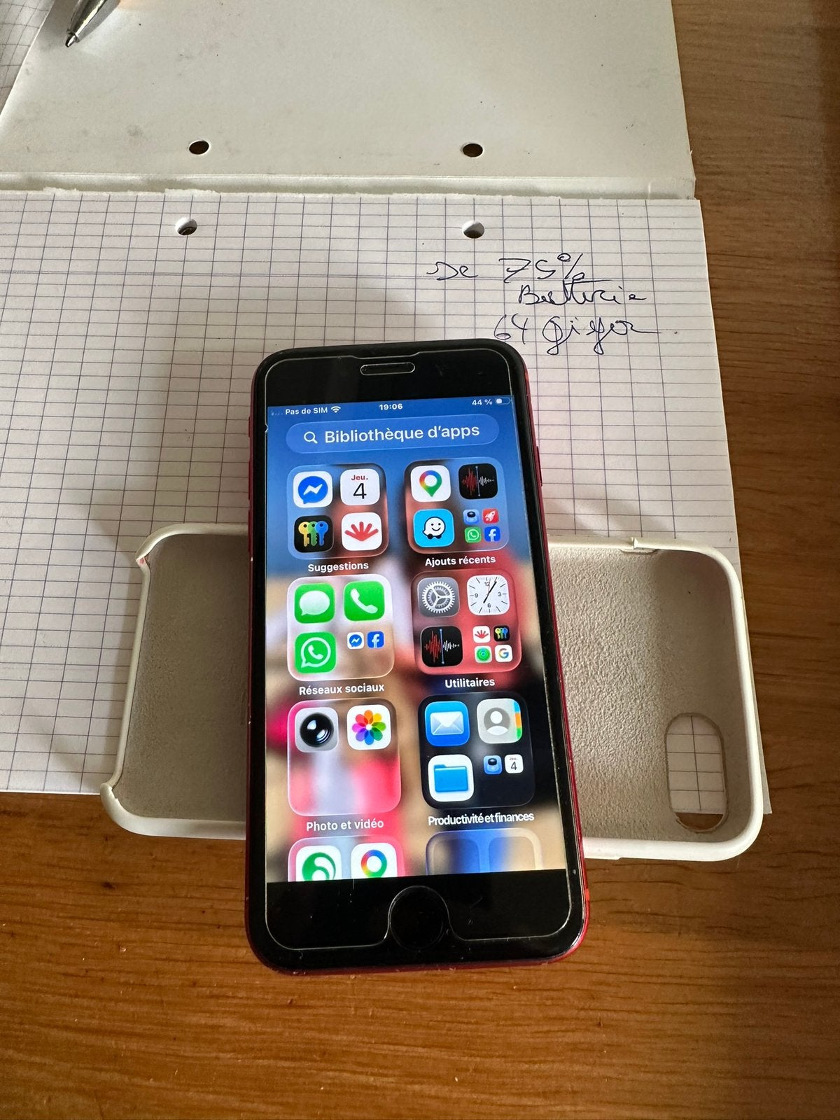 Iphone se 2020 rouge 75 €, Télécoms, Téléphonie mobile | Apple iPhone, Enlèvement ou Envoi
