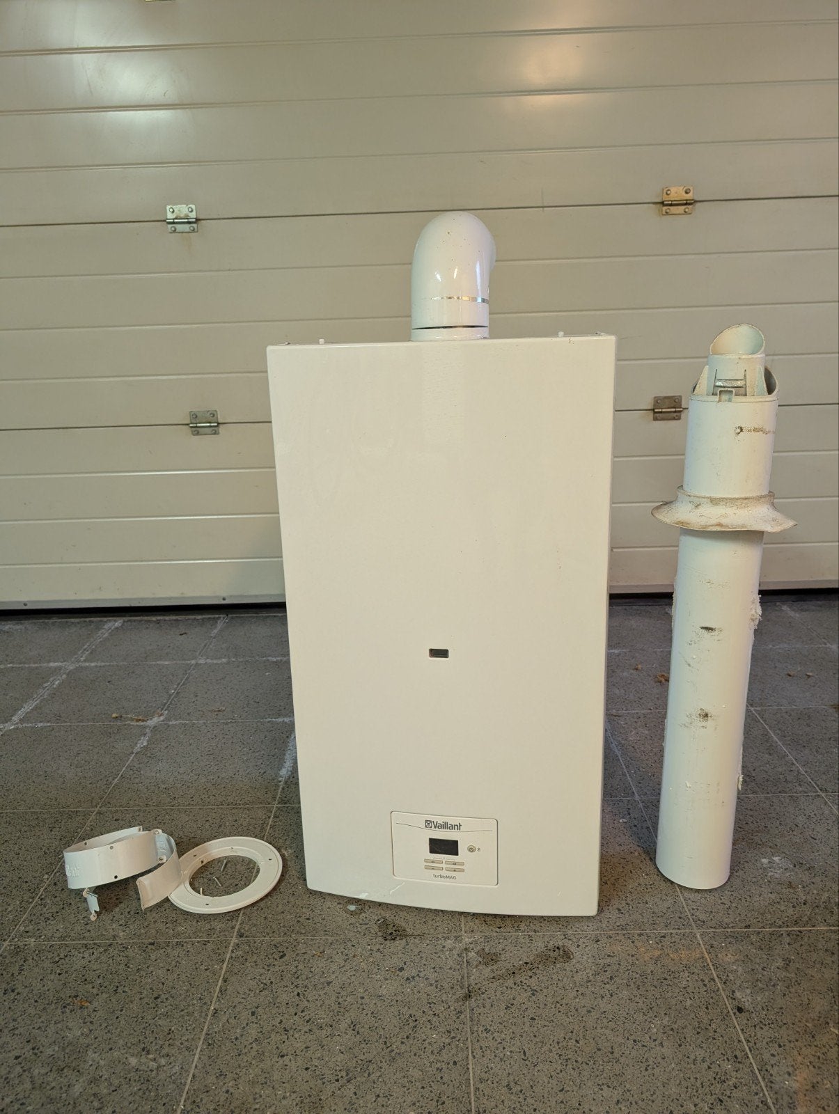 Geyser à gaz Vaillant Turbomag 175/1, Enlèvement, Gaz naturel, Chauffe-eau, 6 à 10 ans