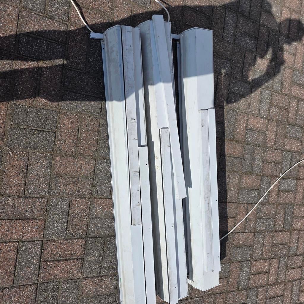 3 voorzet rolluiken 115cm hoog x 156cm breed met motor, Ophalen