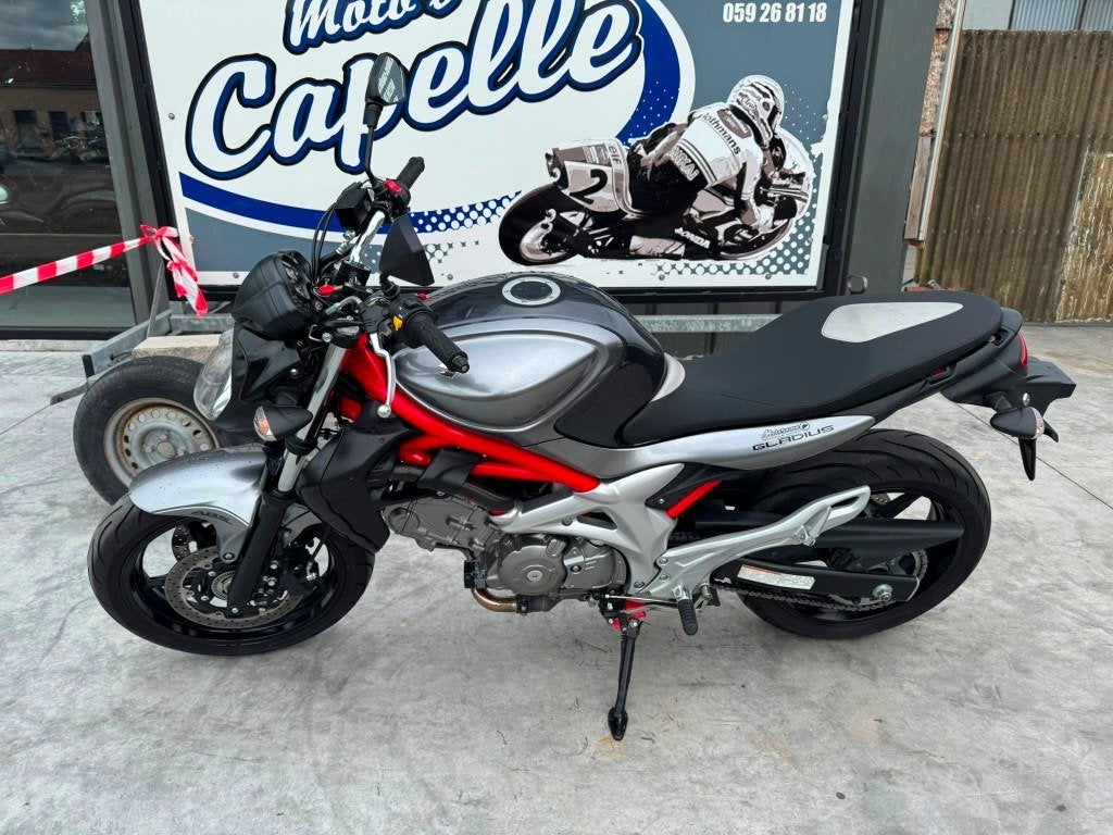 Suzuki	Gladius SVF650, Bedrijf, Meer dan 35 kW, 650 cc