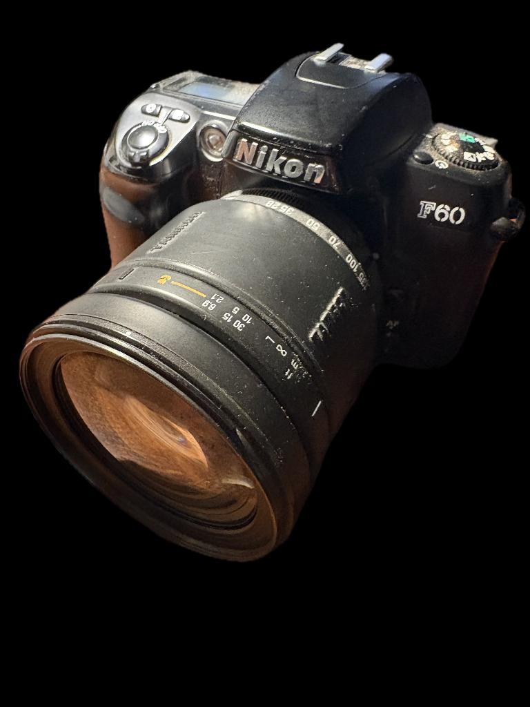Analoge Nikon F60 kleinbeeldcamera met zoomlens Tamron, Audio, Tv en Foto, Ophalen, Zo goed als nieuw, Spiegelreflex, Nikon