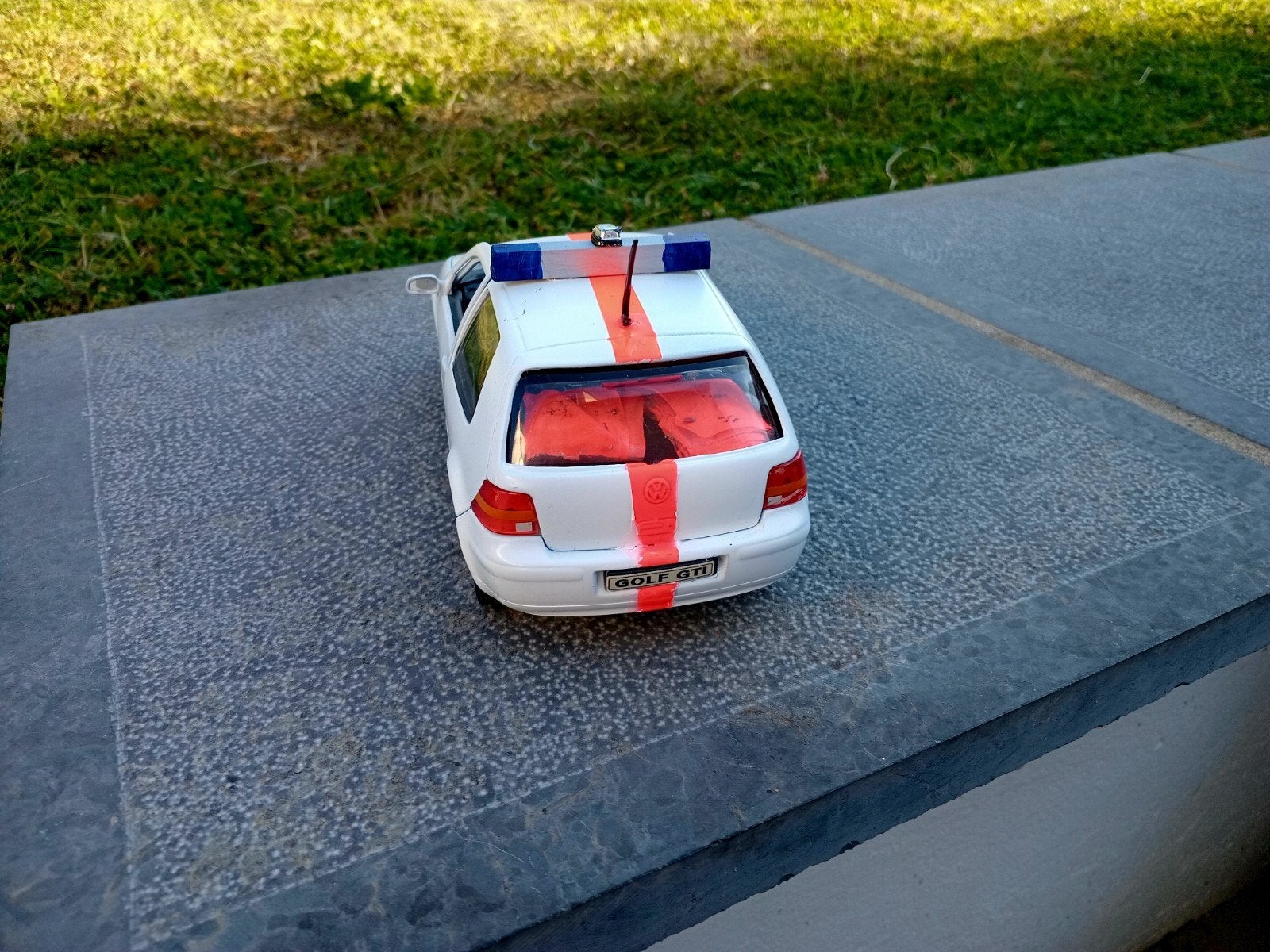 gendarmerie Golf GTI 1/18, Ophalen