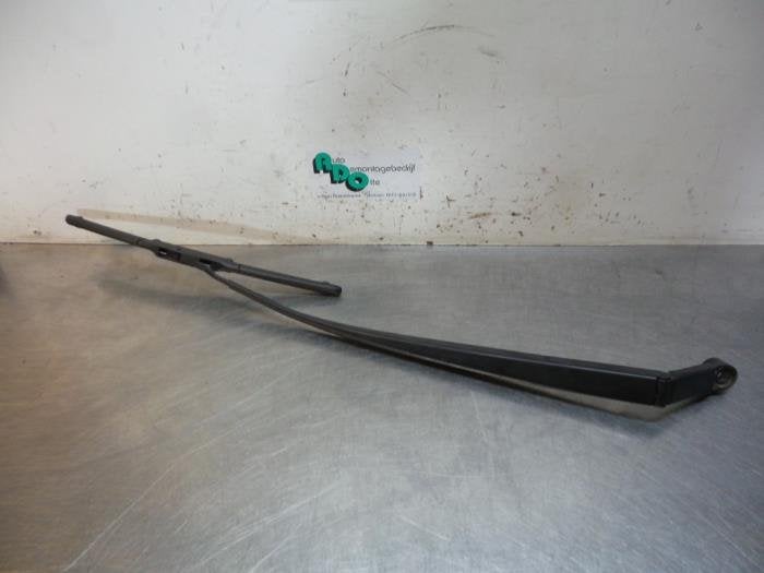 Bras essuie-glace avant d'un Toyota Auris (Auris 07-), -, Toyota, Utilisé, -