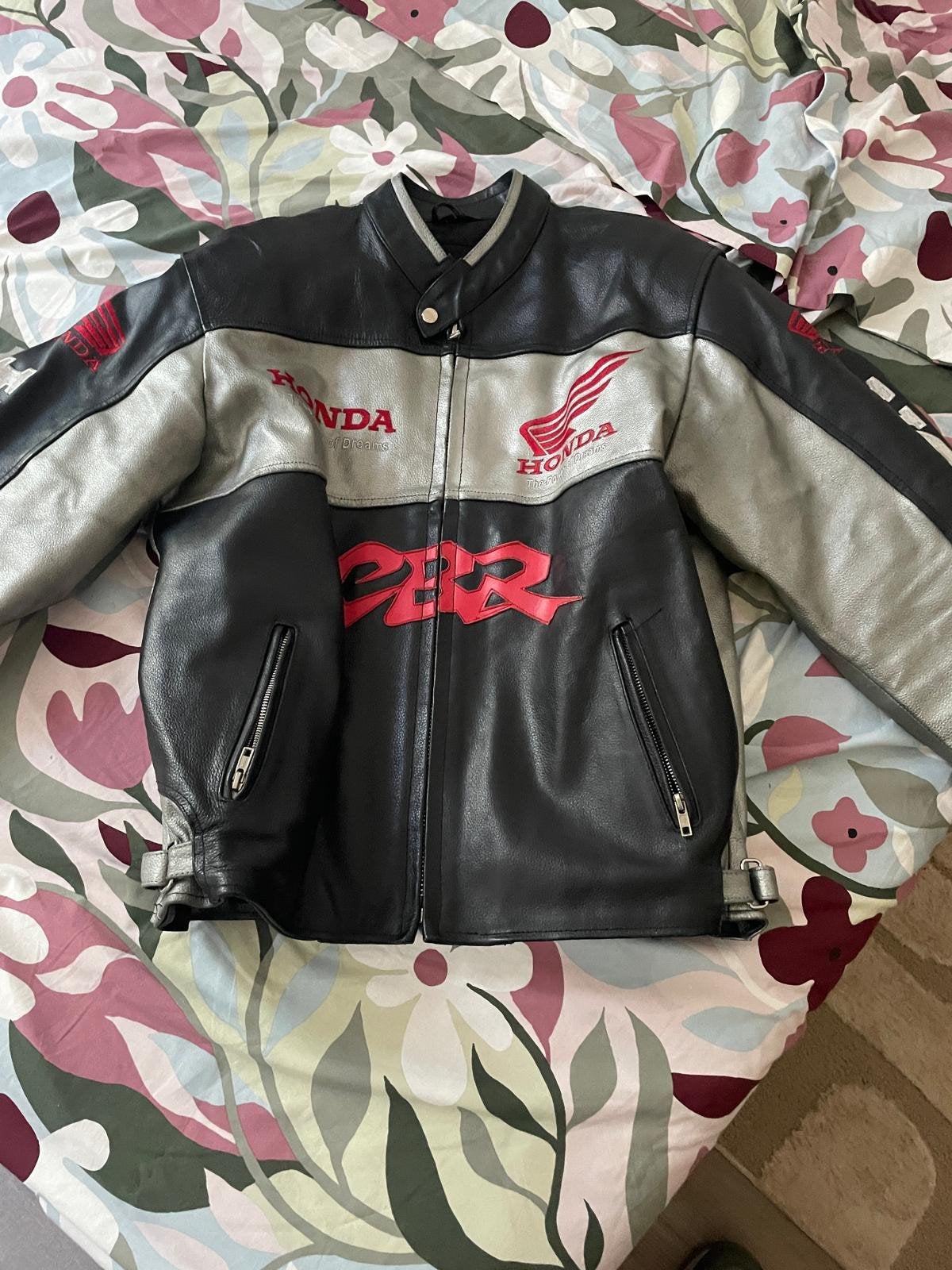 Veste en cuir HONDA CBR – Taille L – Toutes protections CE, Enlèvement ou Envoi