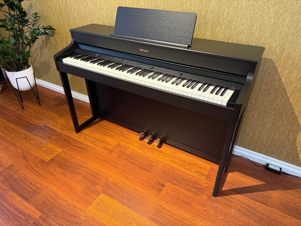 Roland HP702 B uit einde leasing, Muziek en Instrumenten, Piano's, Ophalen, Zwart, Digitaal, Zo goed als nieuw