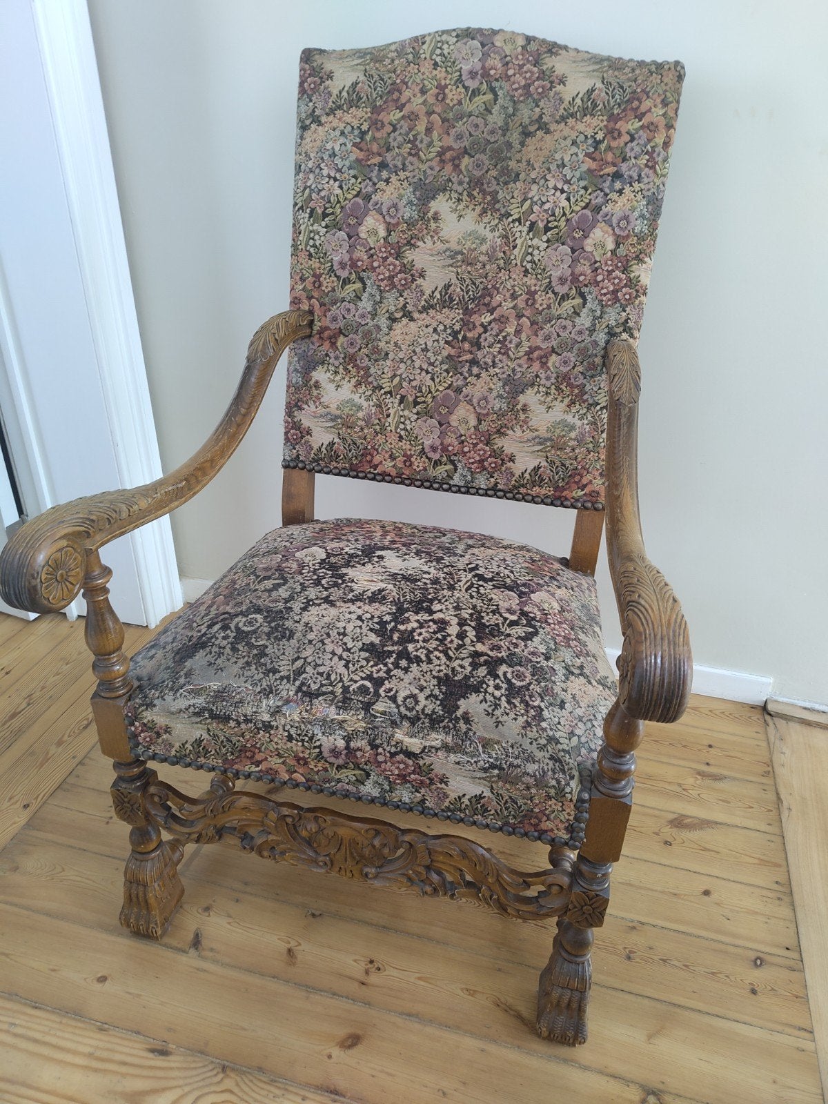 Fauteuil style Louis XIII, Enlèvement