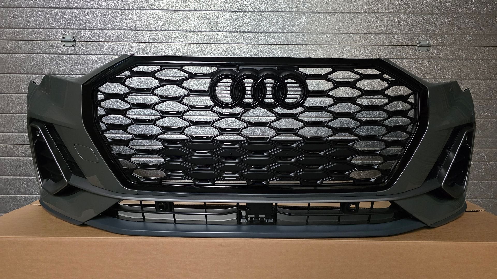 Voorbumper Audi Q3 83A F3 S-line SLINE  BUMPER X7G ORIGINEEL, Autos : Pièces & Accessoires, -, Origine de la pièce connue, Audi