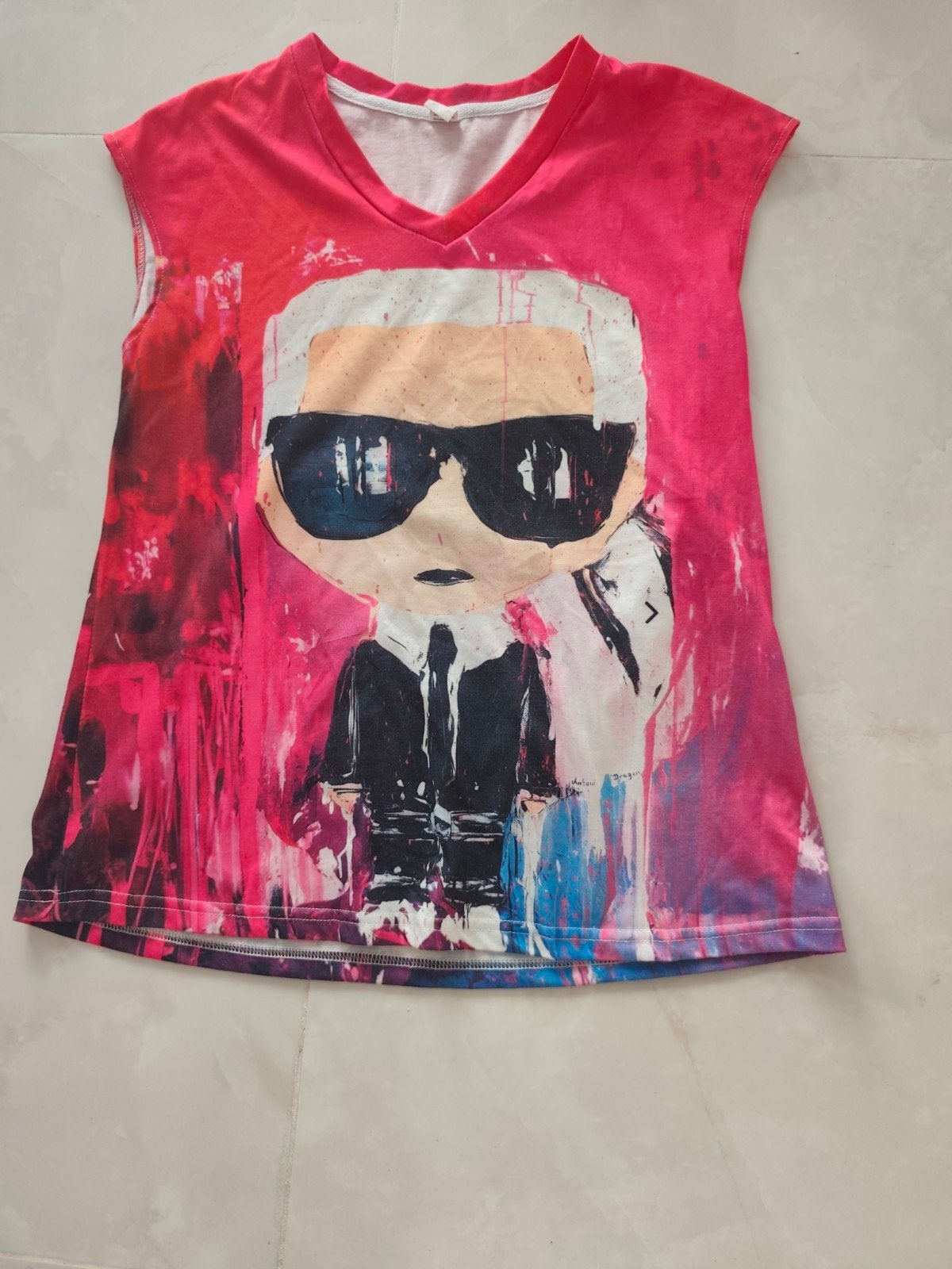 Origineel gestileerd T-shirt met korte mouwen van Karl Lager, Kleding | Dames, T-shirts, Meerkleurig, Ophalen of Verzenden, Zo goed als nieuw