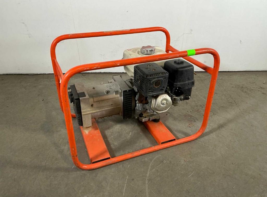 Generator 4,2kva, Ophalen, Zo goed als nieuw