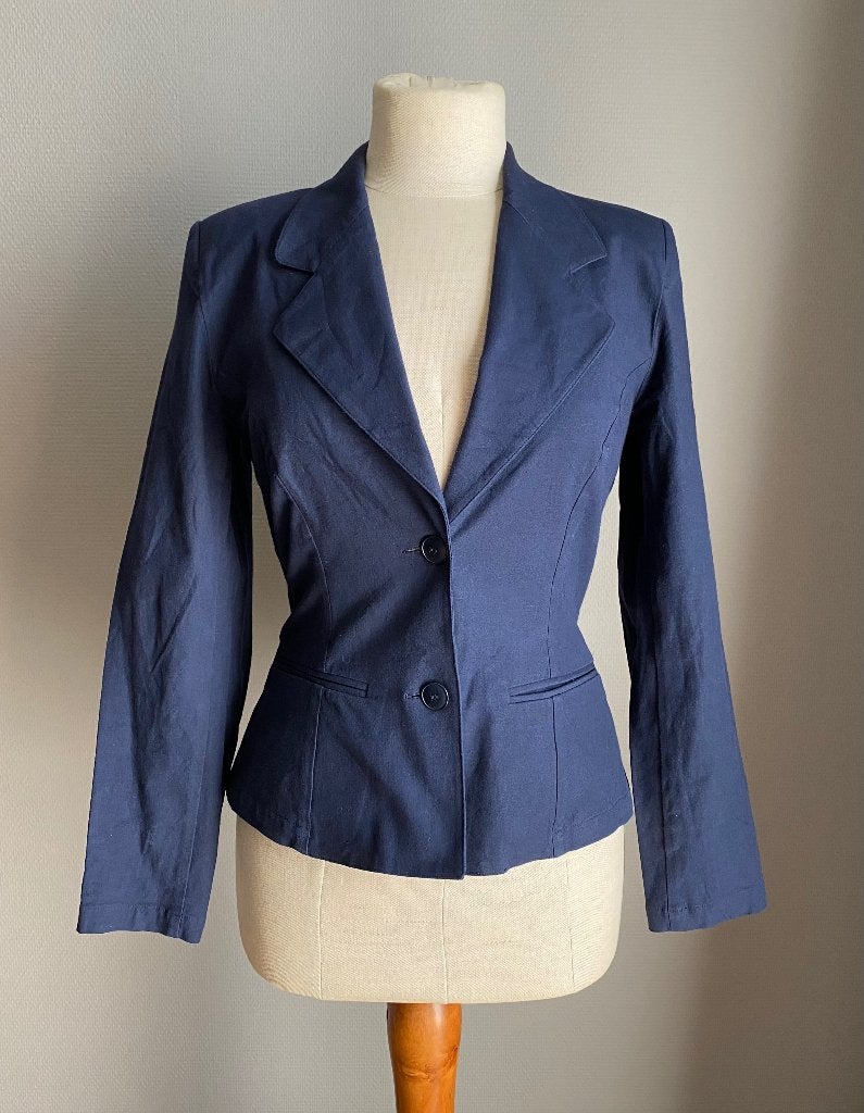 Donkerblauwe blazer Cacharel maat 36, Kleding | Dames, Jasjes, Kostuums en Pakken, Zo goed als nieuw, Jasje, Maat 36 (S), Blauw