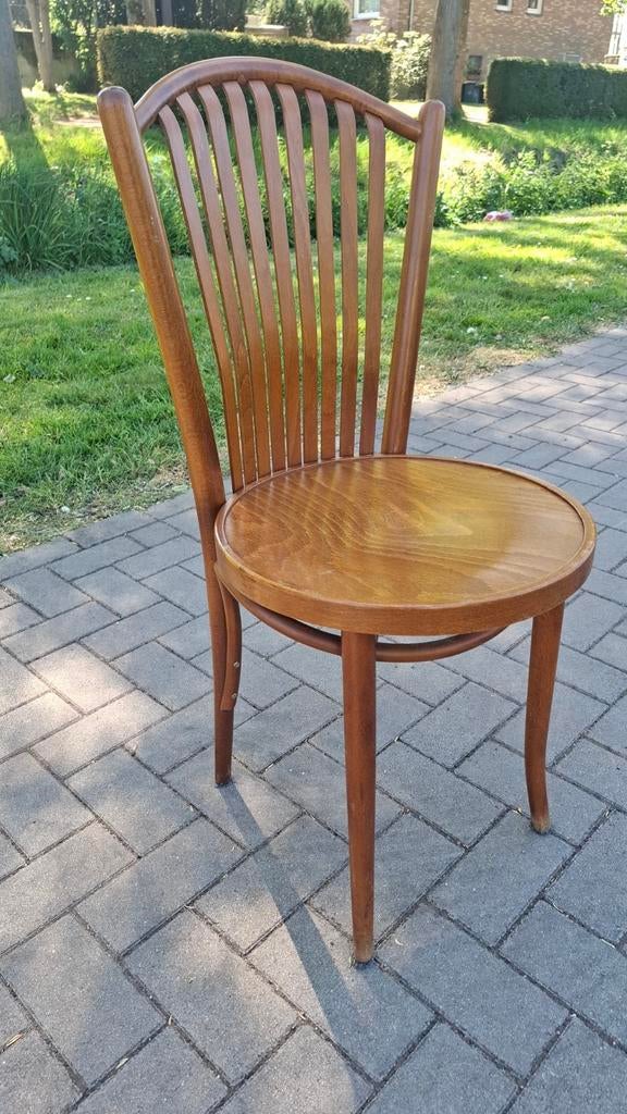 48 thonet cafe bistro stoelen spijltjes horeca bentwood lot, Bruin, Ophalen of Verzenden, Zo goed als nieuw, Vijf, Zes of meer stoelen