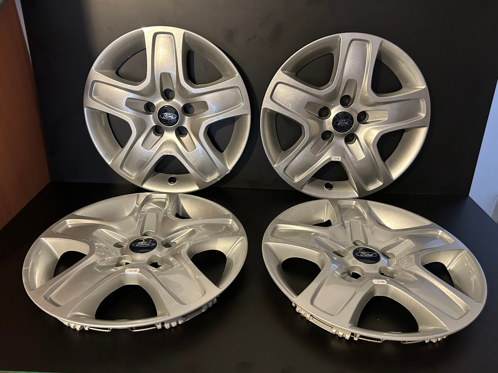 4 enjoliveurs d’origine Ford focus 16", Autos : Divers, Enlèvement ou Envoi, Comme neuf