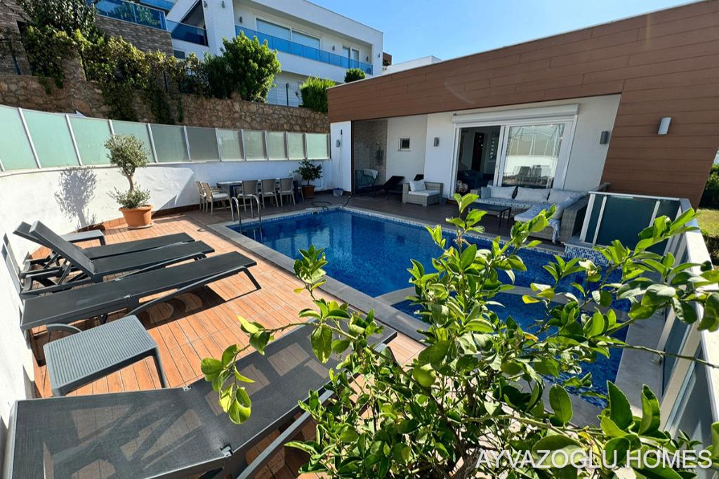 Ruime 4+1 duplexvilla met resortservices, Immo, Buitenland, 350 m², Woonhuis, 5 kamers, Turkije