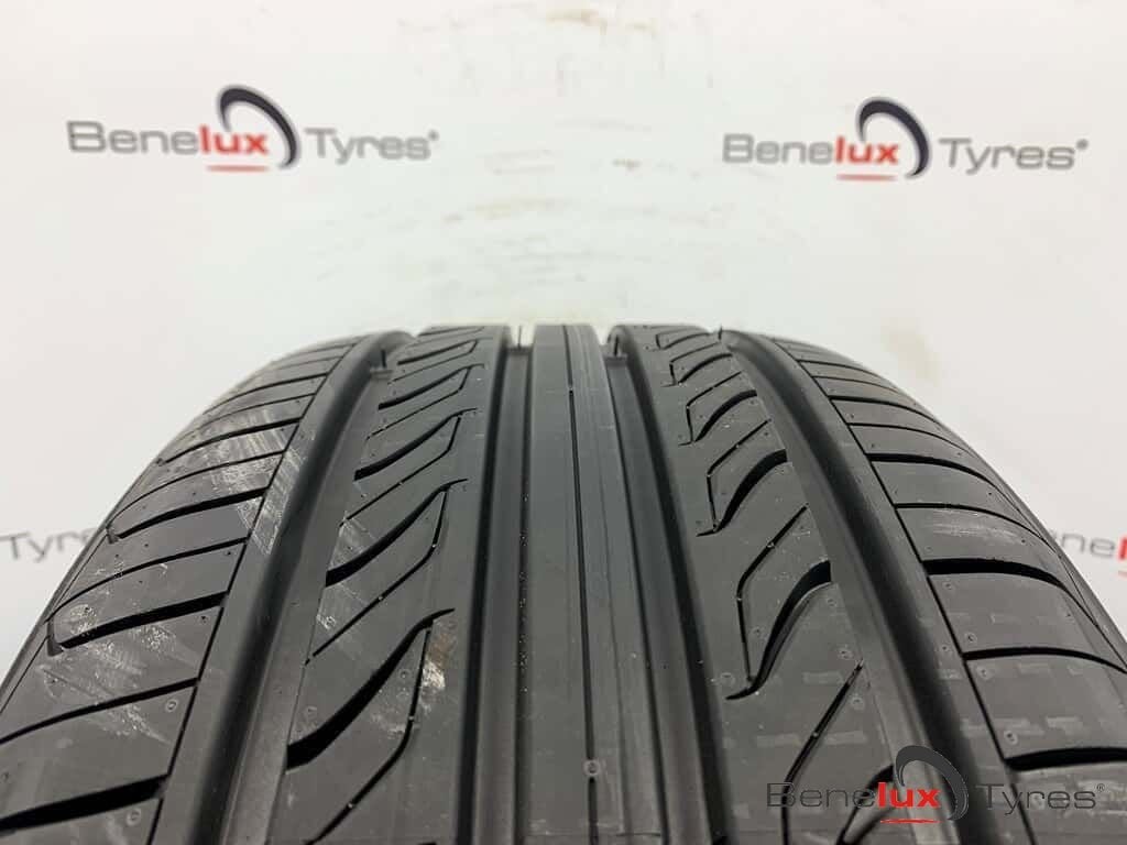 NIEUW 215/35ZR18 215/35R18 215/35/18 2153518 ZR18 R18 215/35, Autos : Pièces & Accessoires, Neuf, 215 mm, -, Véhicule de tourisme