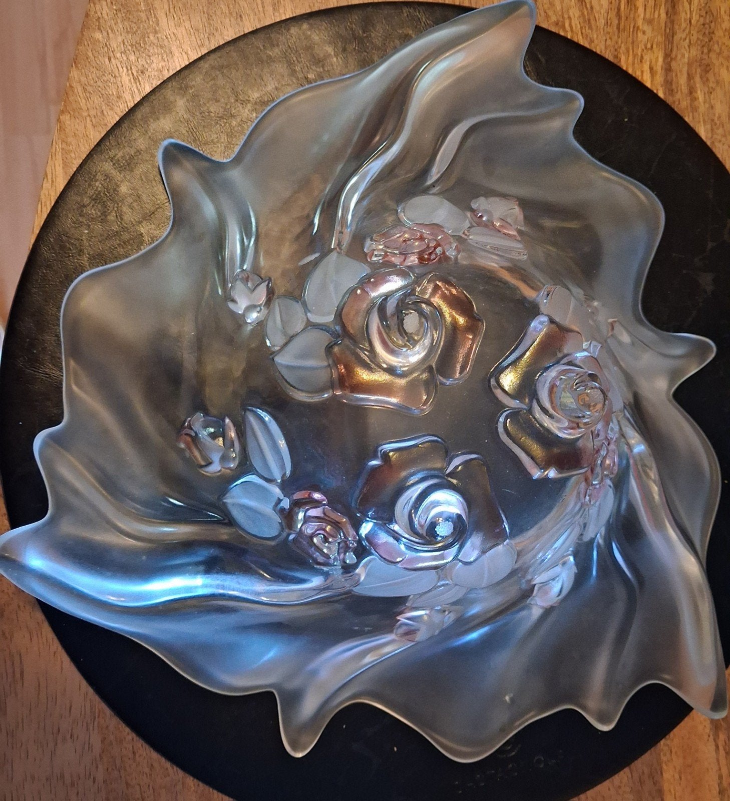 Decoratieve schaal met rozenmotief in glas, Antiek en Kunst, Ophalen