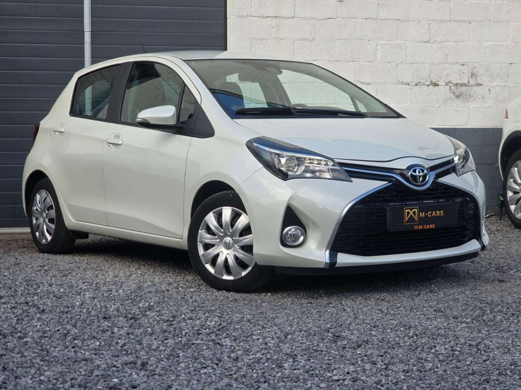 Toyota Yaris AUTOMATIQUE * CAMERA * 40000KM * (bj 2016), Auto's, Automaat, Stof, Gebruikt, Zwart