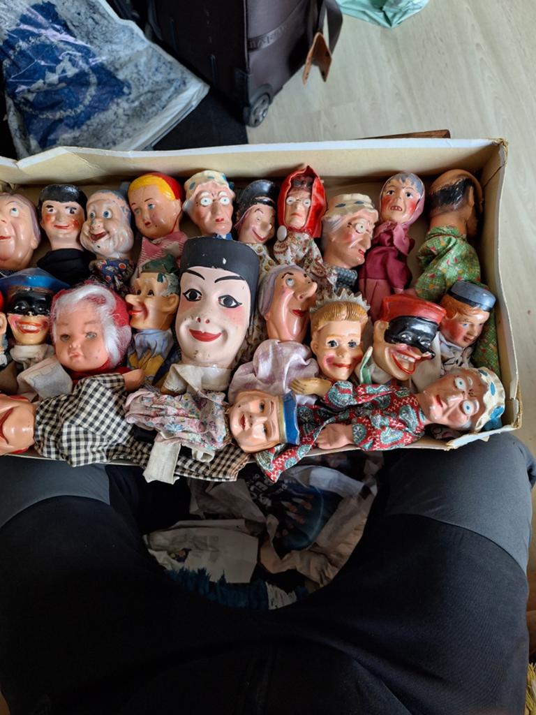1/4

Lot de 25 Marionnettes Anciennes Guignol Années 50, Enlèvement ou Envoi