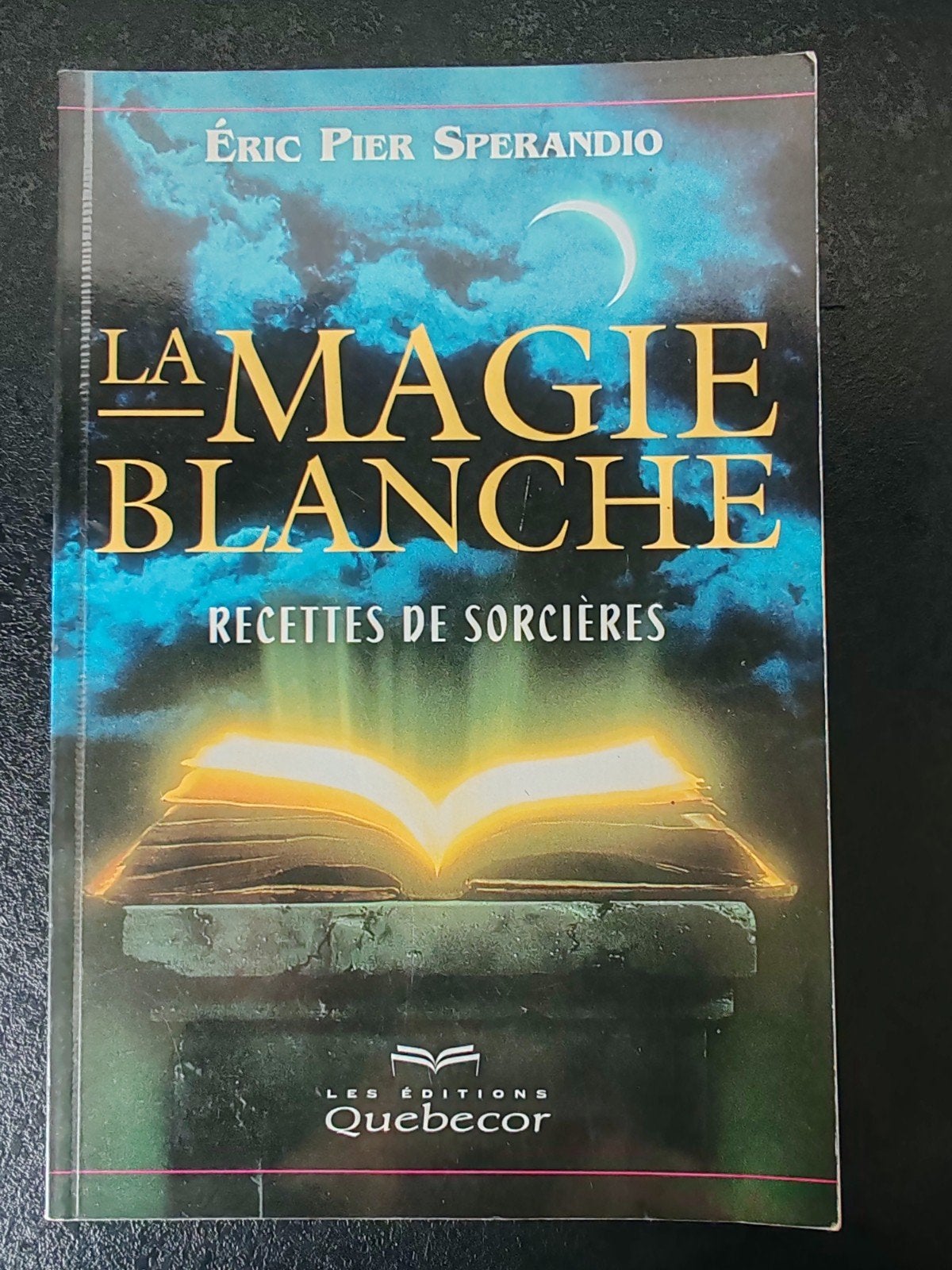 Livre Recettes De Magie Blanche Recettes De Sorcières 160 Pa, Enlèvement ou Envoi