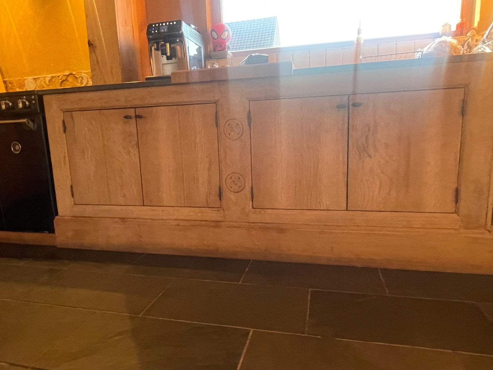 Massief eiken kast met stenen blad, 200 cm ou plus, Enlèvement, Utilisé, Chêne