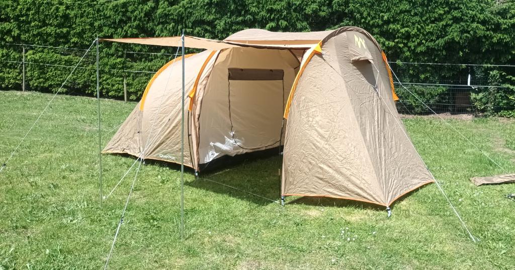 4 persoons tent, Caravans en Kamperen, Tenten, Ophalen, Zo goed als nieuw, Tot en met 4