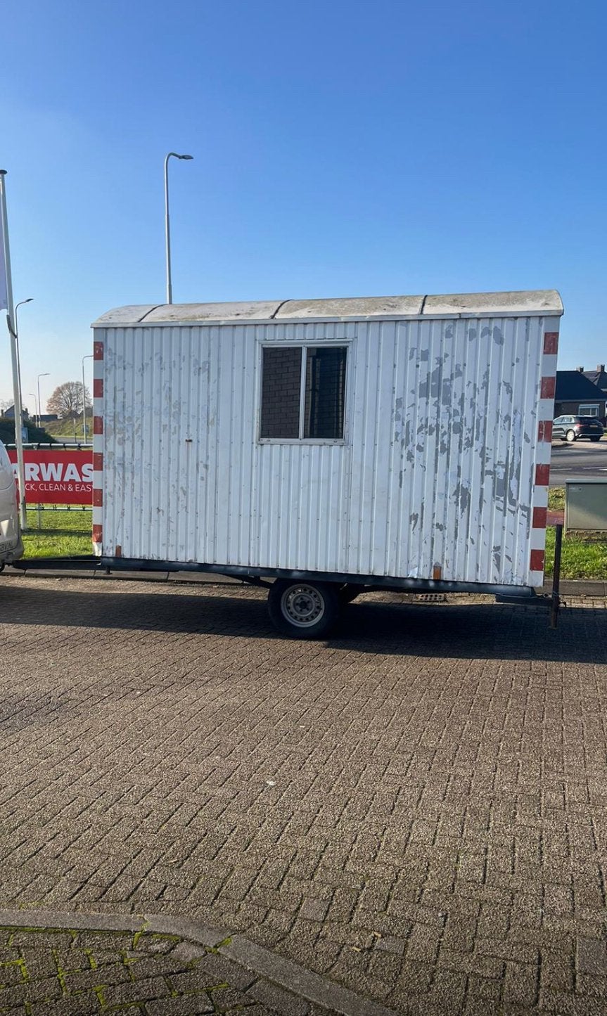 Werfwagen, bouwkeet,  te koop met mobiele verlichting, Ophalen of Verzenden, Zo goed als nieuw