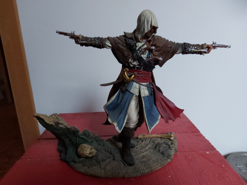 2 beelden van Assassins creed black flag, Verzamelen, Ophalen of Verzenden, Overige figuren, Zo goed als nieuw, Beeldje of Figuurtje