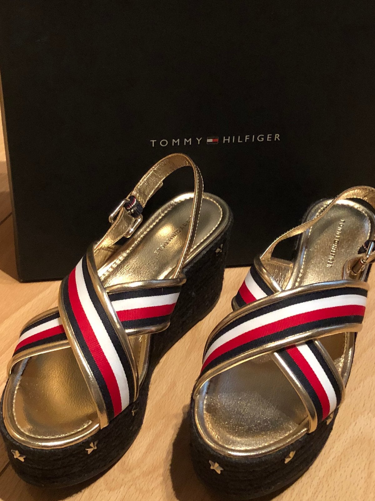 Tommy hilfiger sandalen maat 40, Kleding | Dames, Schoenen, Ophalen, Zo goed als nieuw
