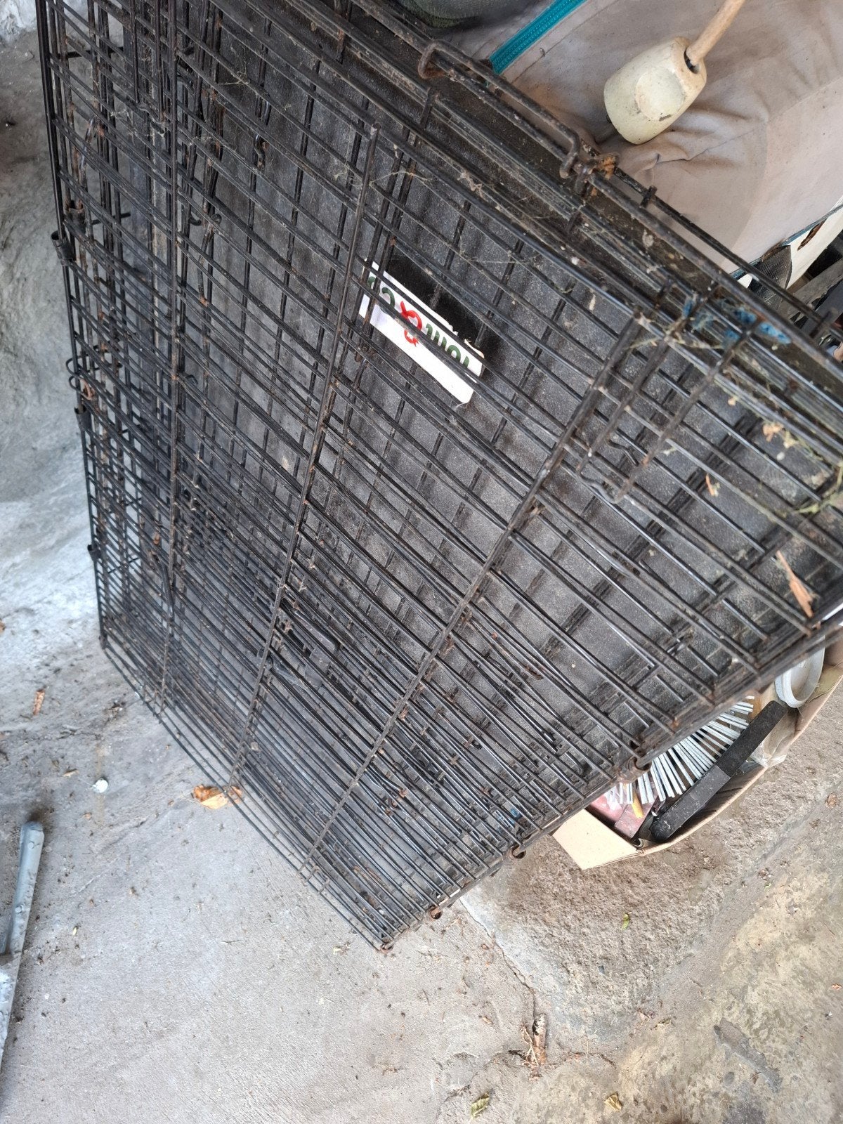 Cage à chien, Enlèvement