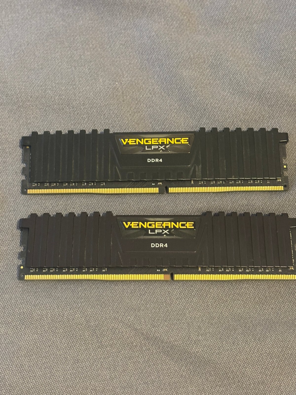 16 GB Corsair 3000 mAh DDR4, Ophalen of Verzenden, Zo goed als nieuw, DDR4