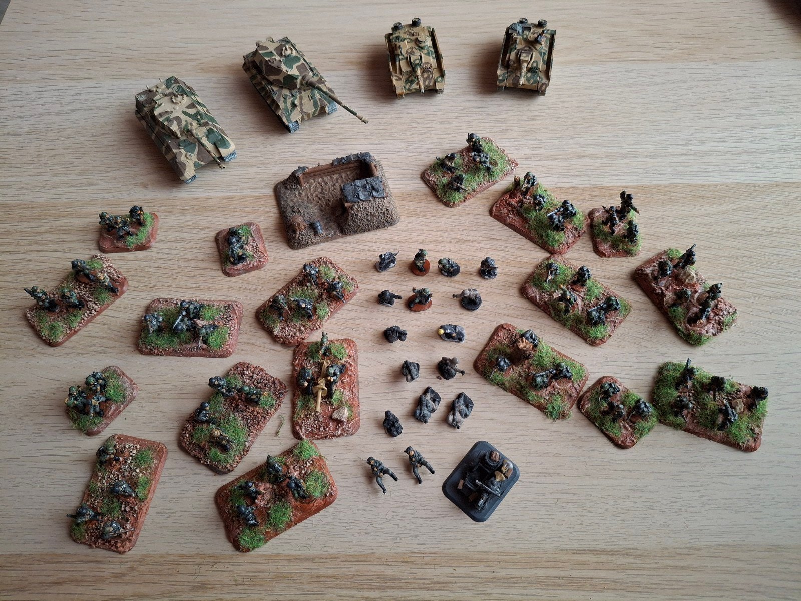 Veel kleine militaire soldaten, Verzamelen, Ophalen of Verzenden