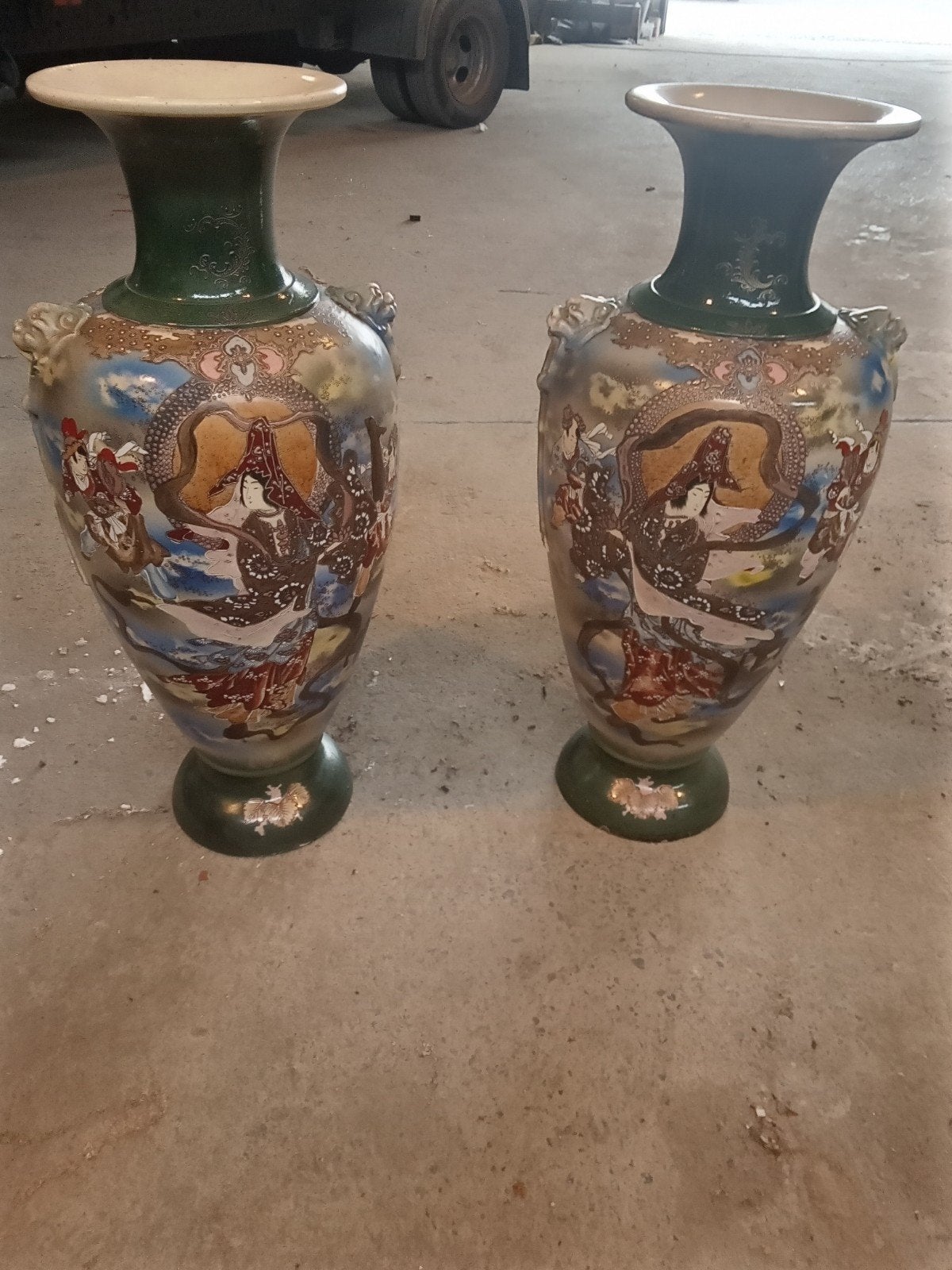 2 beaux grands vases anciens peints japonais, Enlèvement
