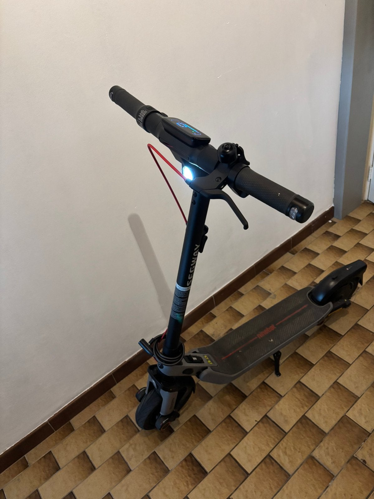 Elektrische step Ninebot E3 Pro ( nieuw - Slechts 298 km), Enlèvement, Comme neuf, Step électrique (E-scooter)