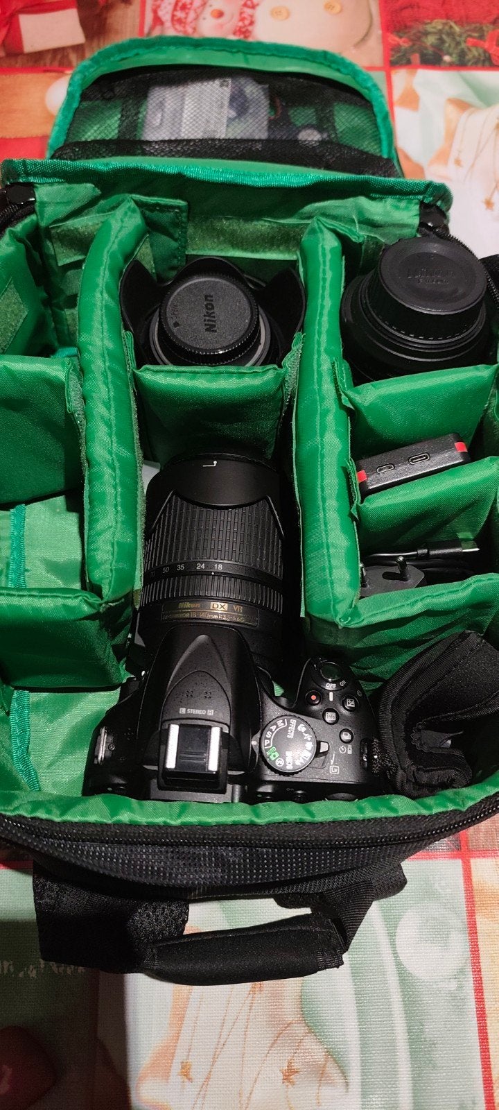 Nikon d5200 complet 9batteries et objets, TV, Hi-fi & Vidéo, Photo | Lentilles & Objectifs