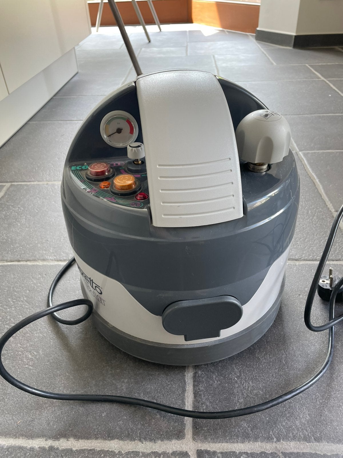 Stoomreiniger VAPORETTO PRO 3000 incl originele accesoires, Elektronische apparatuur, Stoomapparaten, Ophalen of Verzenden, Zo goed als nieuw