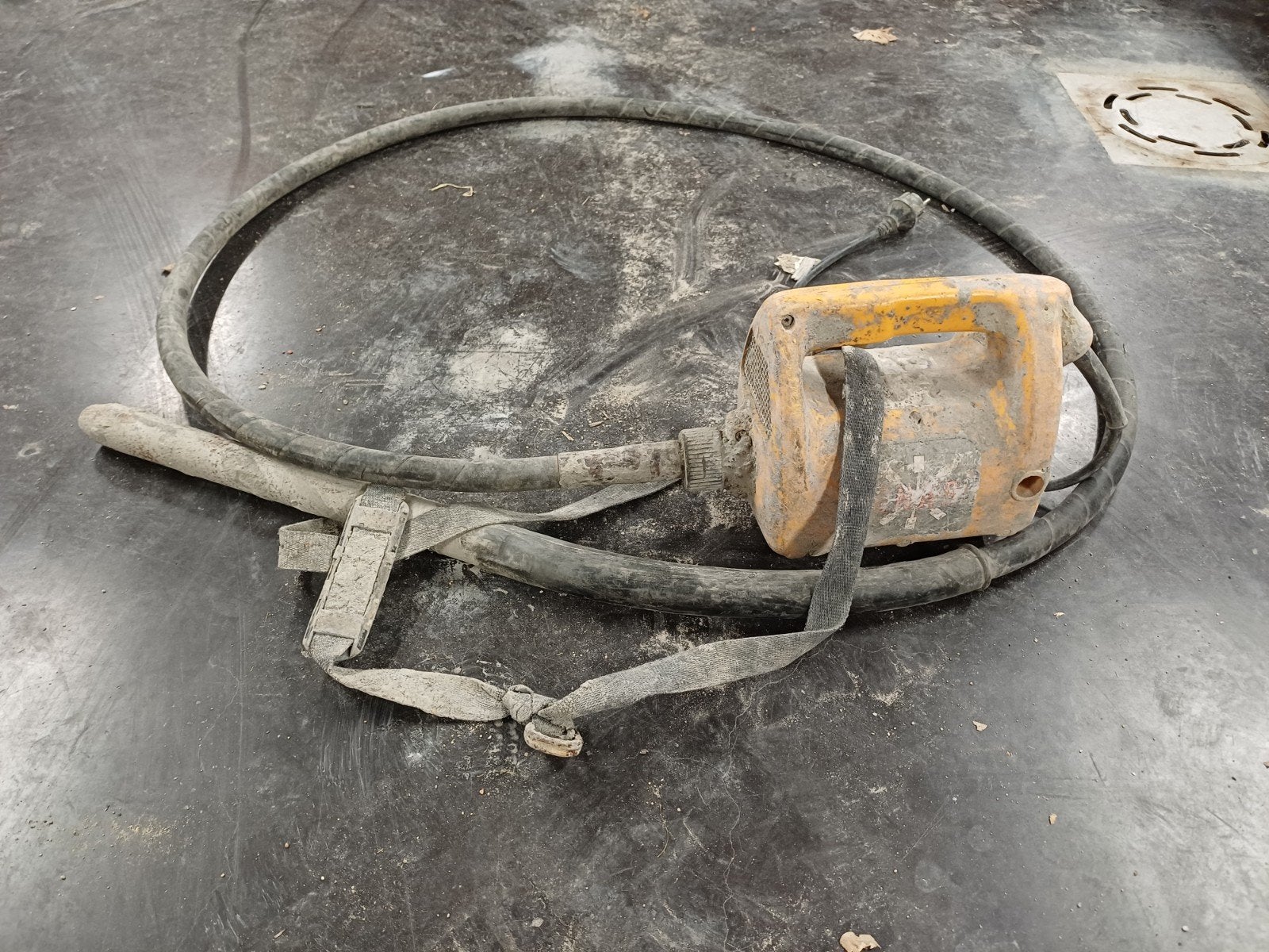 beton trilnaald 220v Enar, Ophalen, Gebruikt