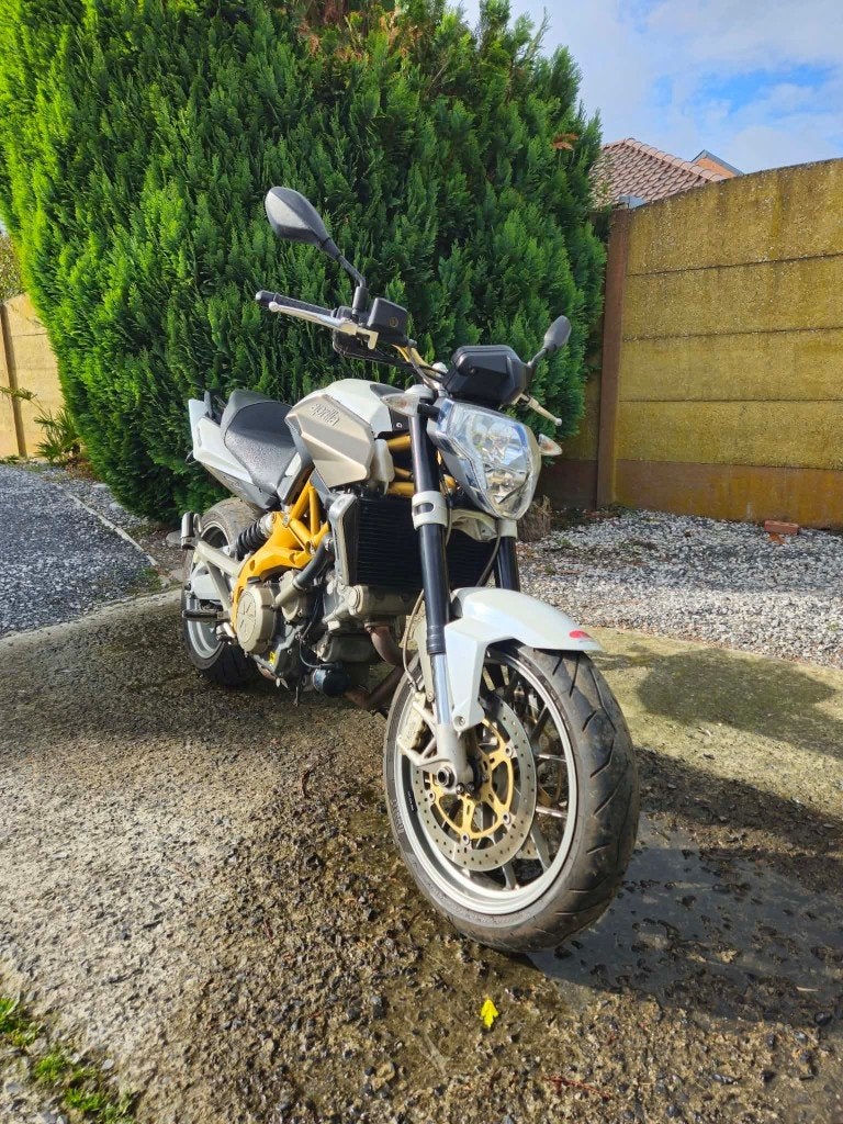 Aprilia Shiver 750, Motoren, 750 cc, 2 cilinders, Occasion, Motorrijbewijs A