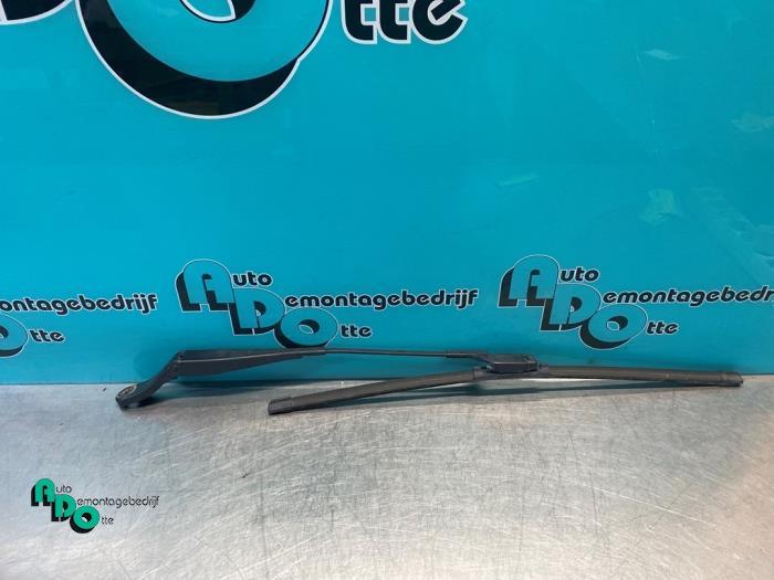 Bras essuie-glace avant d'un Renault Twingo (Twingo 07-), Renault, -, 3 mois de garantie, Utilisé