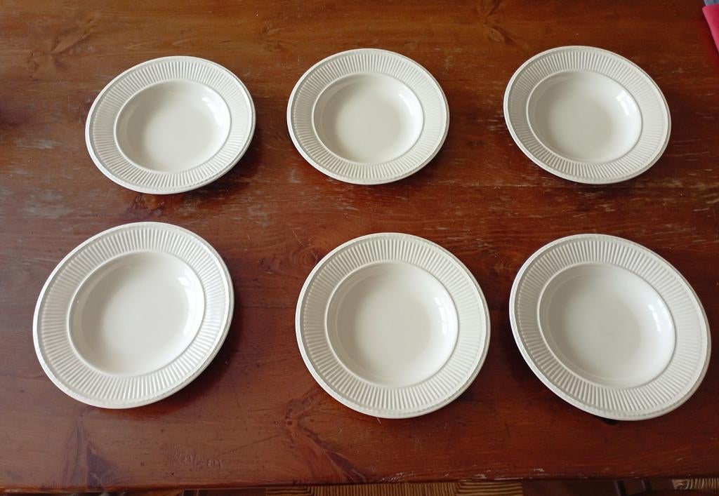Service de table couleur blanc crème, Enlèvement