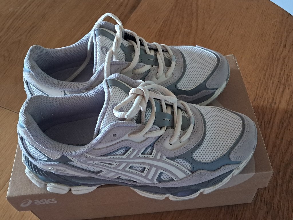 Espadrilles ASICS en gel, Vêtements | Femmes, Chaussures, Beige, Sneakers et Baskets, Comme neuf, Enlèvement