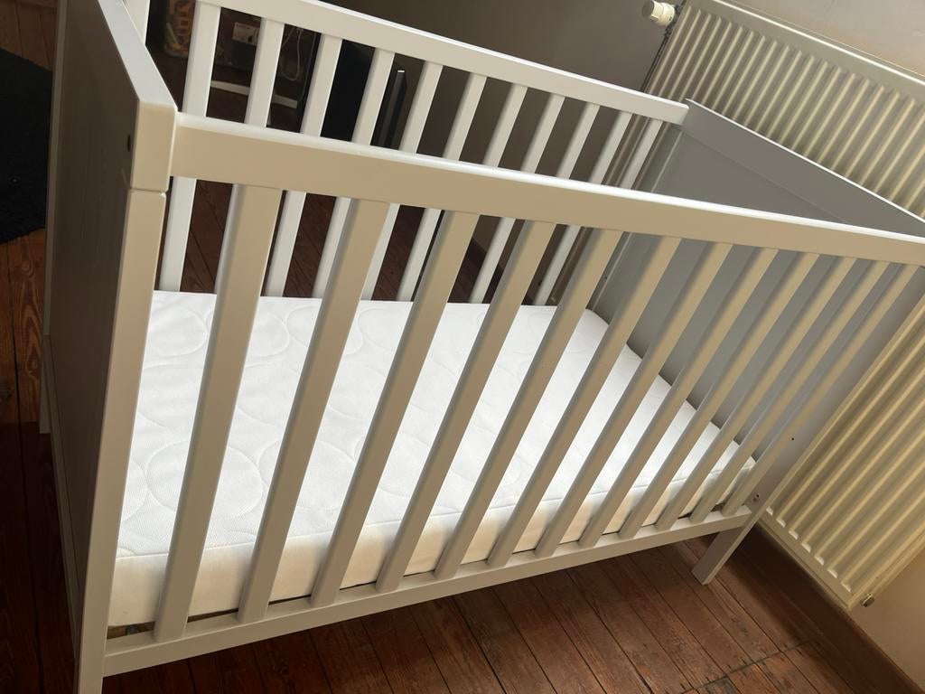 Babybed in hoogte verstelbaar (met of zonder matras), Ophalen, Zo goed als nieuw