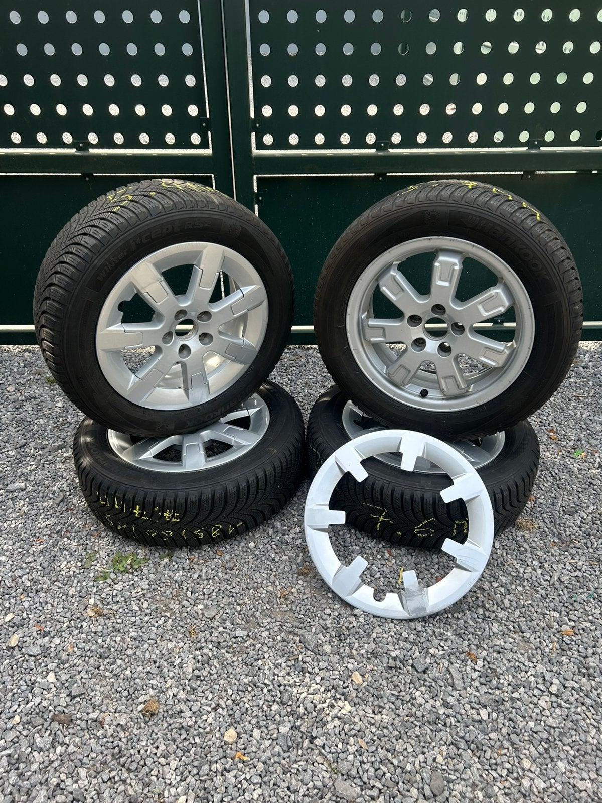 Kit hiver vw polo 185/60/15 également pour seat et skoda, Autos : Pièces & Accessoires, 15 pouces, Pneus et Jantes, Pneus hiver