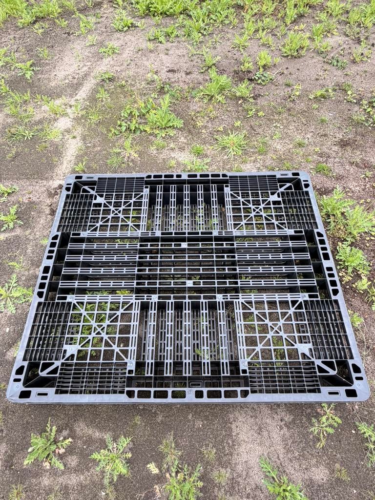 Plastic pallets, Ophalen, Zo goed als nieuw