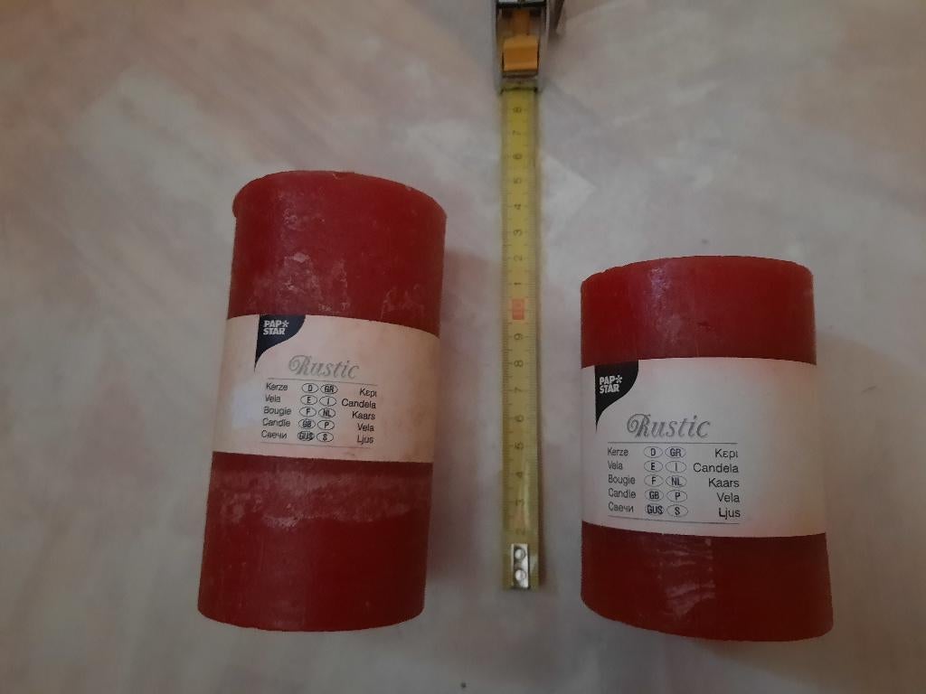 2 mooie rustieken cylinderkaarsen verschillende hoogtes, Ophalen of Verzenden, Nieuw, Rood, Kaars