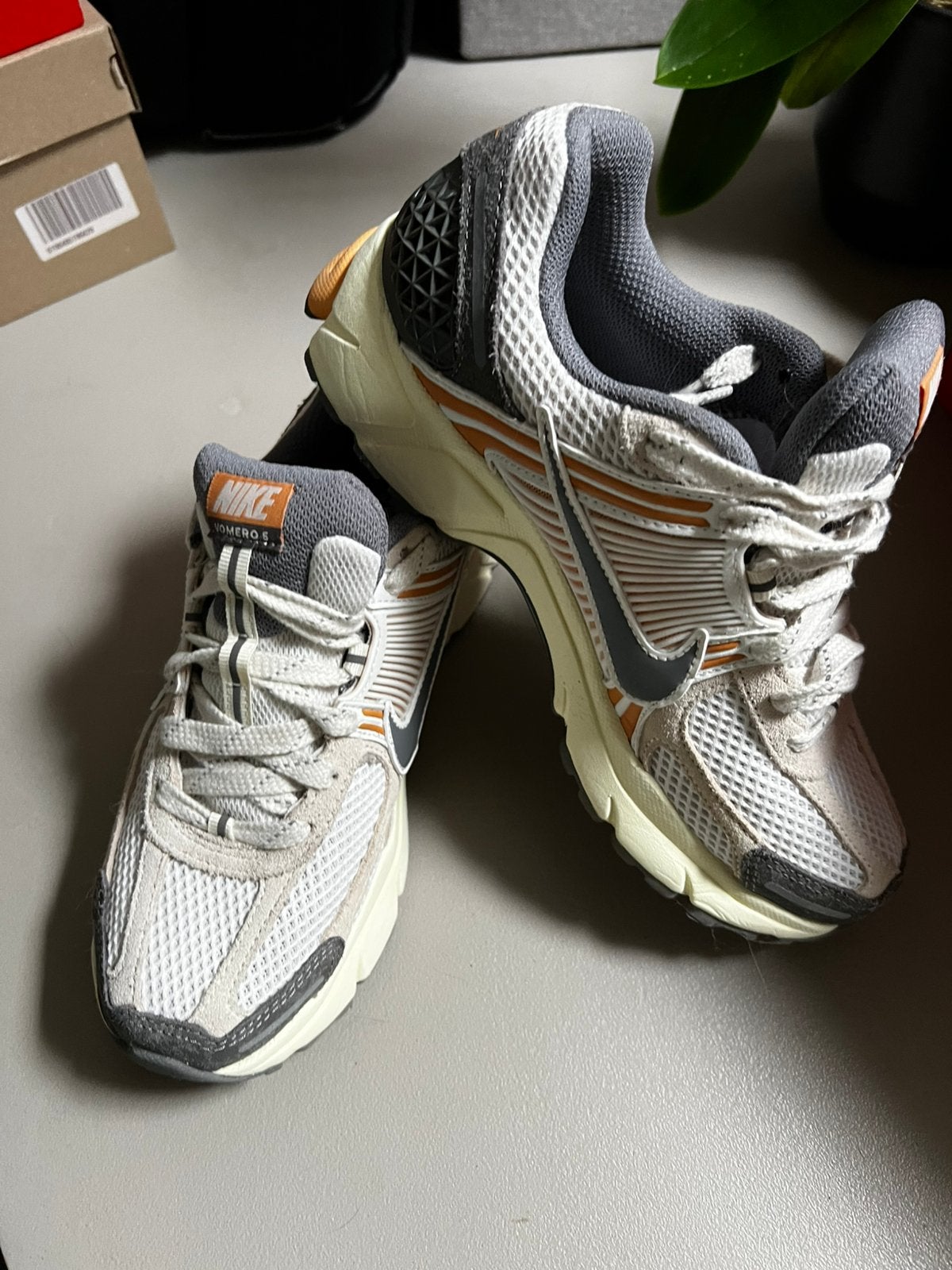 Nike vomero 5 trez bon etat, Sports & Fitness, Enlèvement, Comme neuf, Nike